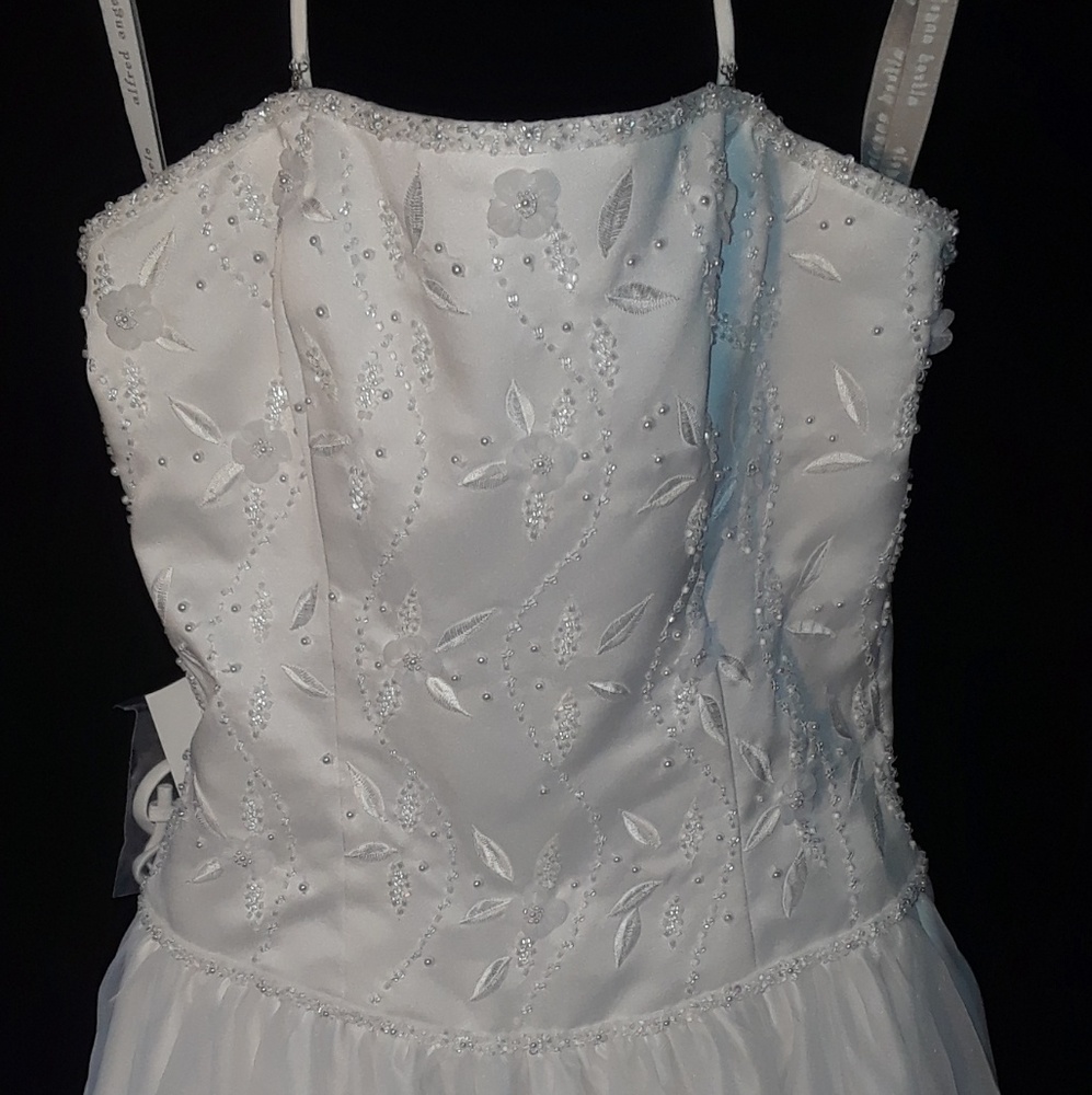 Alfred Angelo size 6 wedding dress